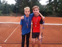 Vítězové čtyřhry Matěj Laštovic a Petr Štrof